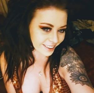 Meet your Posher, Eva